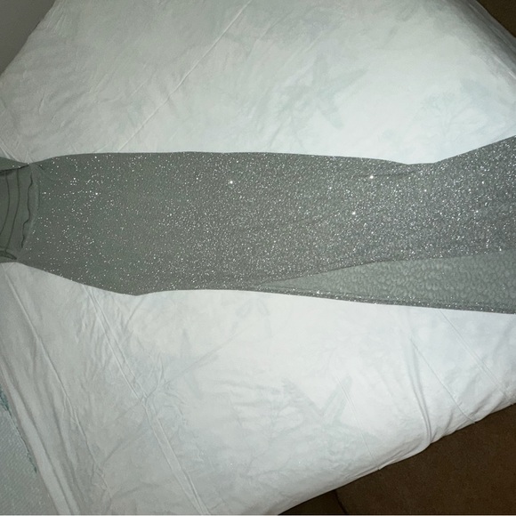 Very flattering evening gown - Picture 3 of 3